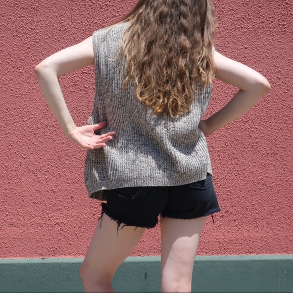 Knitted vest, buttoned up. 100% cotton - Picture 2 of 10